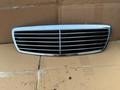 Решетка радиатора на Mercedes-Benz E320 W211 за 35 000 тг. в Алматы – фото 5