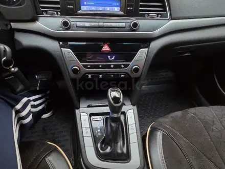 Hyundai Elantra 2017 года за 7 000 000 тг. в Астана – фото 12