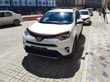 Toyota RAV4 2018 года за 14 600 000 тг. в Актау – фото 2