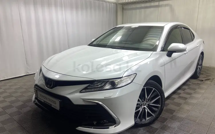 Toyota Camry Luxe 2023 года за 19 700 000 тг. в Алматы