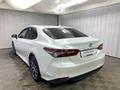 Toyota Camry Luxe 2023 года за 19 700 000 тг. в Алматы – фото 2