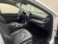 Toyota Camry Luxe 2023 года за 19 700 000 тг. в Алматы – фото 6