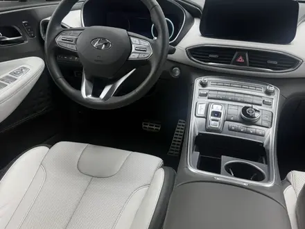 Hyundai Santa Fe 2022 года за 15 400 000 тг. в Астана – фото 24