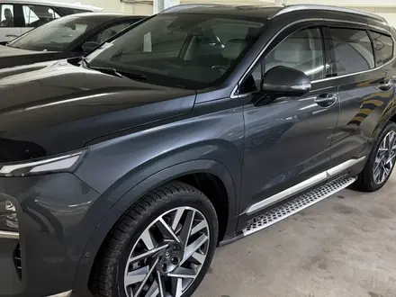 Hyundai Santa Fe 2022 года за 15 400 000 тг. в Астана – фото 3