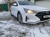 Hyundai Elantra 2019 годаfor8 100 000 тг. в Уральск