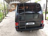 Volkswagen Multivan 1996 годаүшін4 000 000 тг. в Сарыкемер – фото 3