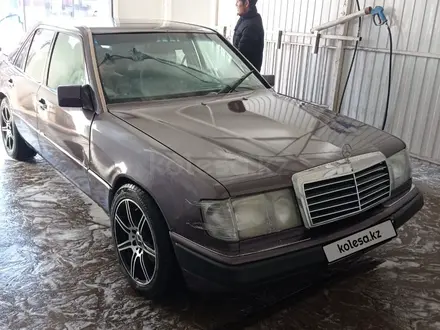 Mercedes-Benz E 300 1993 года за 1 200 000 тг. в Кызылорда – фото 2