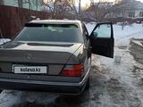 Mercedes-Benz E 200 1990 года за 1 200 000 тг. в Алматы – фото 2