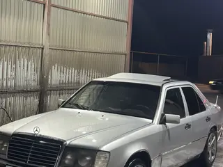 Mercedes-Benz E-Class, 1989