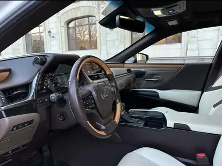 Lexus ES 250 2020 года за 30 000 000 тг. в Алматы – фото 9