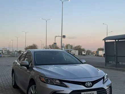 Toyota Camry 2021 года за 9 100 000 тг. в Уральск