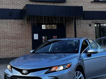 Toyota Camry 2021 года за 9 100 000 тг. в Уральск – фото 7