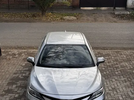 Toyota Camry 2021 года за 9 100 000 тг. в Уральск – фото 5