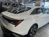 Hyundai Elantra 2024 годаfor8 900 000 тг. в Алматы – фото 2