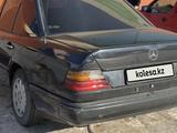 Mercedes-Benz E 230 1989 года за 1 500 000 тг. в Караганда – фото 2