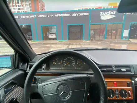 Mercedes-Benz E 220 1995 года за 2 500 000 тг. в Астана – фото 8