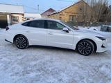 Hyundai Sonata 2021 годаfor13 200 000 тг. в Актау – фото 2