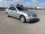 Mercedes-Benz C 180 2003 годаfor3 600 000 тг. в Караганда