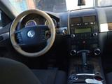 Volkswagen Touareg 2007 годаfor3 000 000 тг. в Алматы – фото 2