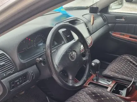 Toyota Camry 2004 года за 5 500 000 тг. в Жанаозен – фото 3