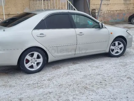 Toyota Camry 2004 года за 5 500 000 тг. в Жанаозен – фото 4
