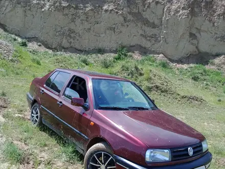 Volkswagen Vento 1992 года за 1 250 000 тг. в Шымкент