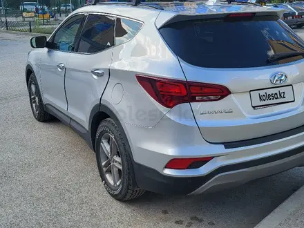 Hyundai Santa Fe 2016 года за 9 000 000 тг. в Актобе – фото 4