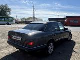 Mercedes-Benz E 200 1993 годаүшін1 350 000 тг. в Семей – фото 4