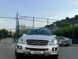 Mercedes-Benz ML 500 2005 годаүшін5 600 000 тг. в Алматы – фото 4