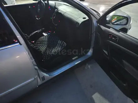 Volkswagen Passat 2000 года за 1 800 000 тг. в Уральск – фото 2