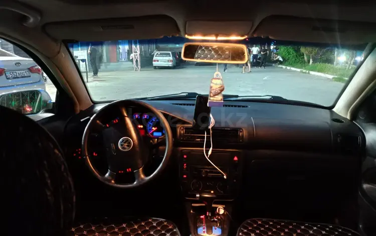 Volkswagen Passat 2000 года за 1 800 000 тг. в Уральск
