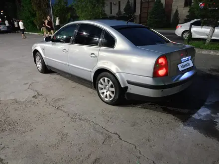 Volkswagen Passat 2000 года за 1 800 000 тг. в Уральск – фото 7