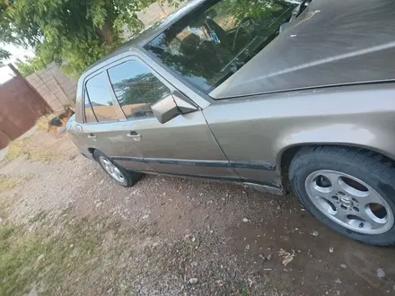 Mercedes-Benz E 230 1988 года за 600 000 тг. в Шымкент – фото 2