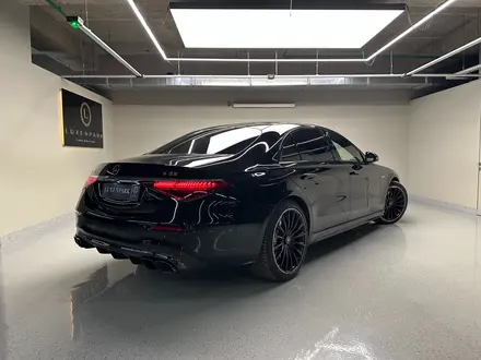 Mercedes-Benz S 63 AMG 4MATIC 2024 года за 109 999 000 тг. в Алматы – фото 5