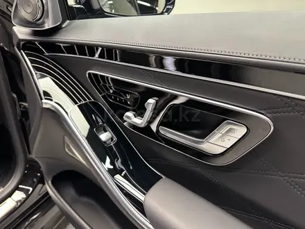 Mercedes-Benz S 63 AMG 4MATIC 2024 года за 109 999 000 тг. в Алматы – фото 32