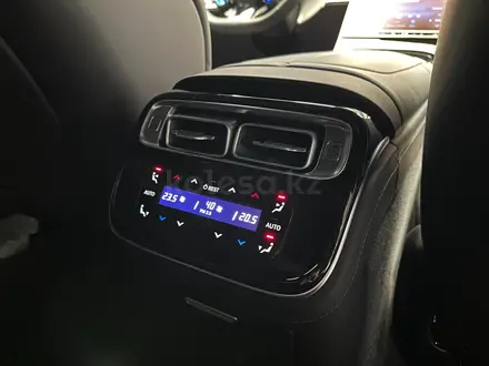 Mercedes-Benz S 63 AMG 4MATIC 2024 года за 109 999 000 тг. в Алматы – фото 40