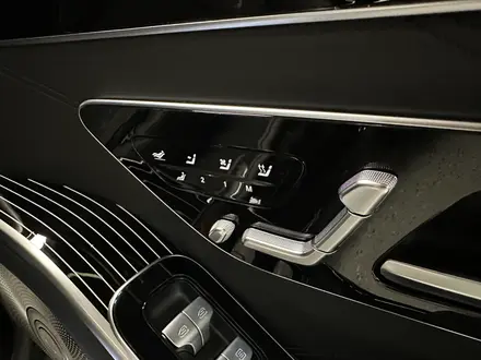 Mercedes-Benz S 63 AMG 4MATIC 2024 года за 109 999 000 тг. в Алматы – фото 43