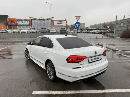 Volkswagen Passat (USA) 2016 года за 8 350 000 тг. в Алматы – фото 5