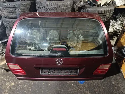 Крышка багажника на Мерседес W210 универсал из Германии за 25 000 тг. в Караганда