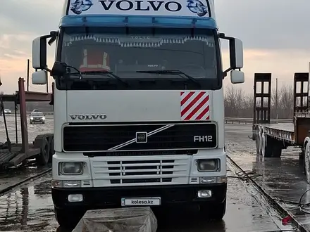 Volvo  FH 2001 года за 14 000 000 тг. в Караганда