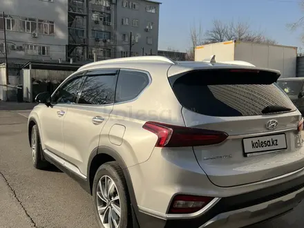 Hyundai Santa Fe 2020 года за 13 490 000 тг. в Алматы – фото 7