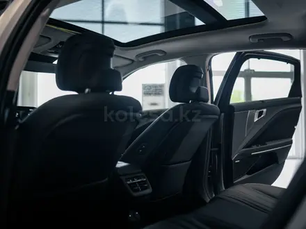 Kia K8 Premium 2025 года за 27 990 000 тг. в Алматы – фото 21