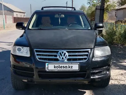 Volkswagen Touareg 2004 года за 3 500 000 тг. в Шиели – фото 4