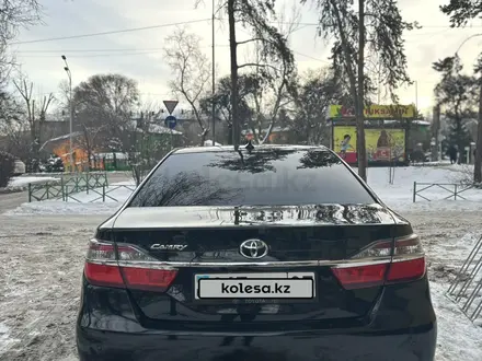 Toyota Camry 2017 года за 11 700 000 тг. в Алматы – фото 2