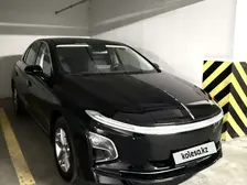 Hongqi E-QM5, 2025