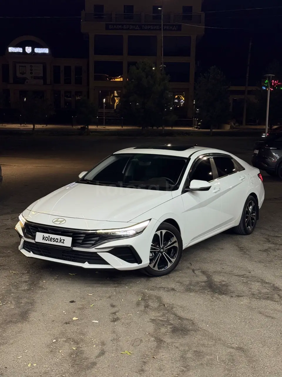 Hyundai Elantra, 2024