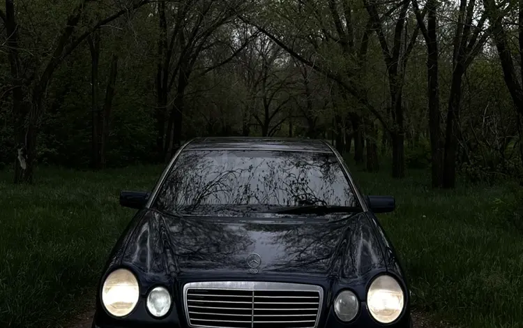 Mercedes-Benz E 200 1995 годаүшін2 200 000 тг. в Караганда