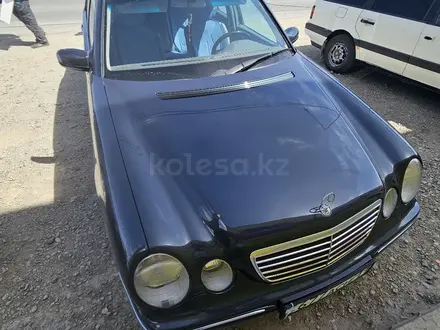Mercedes-Benz E 320 2001 года за 4 000 000 тг. в Кызылорда – фото 2