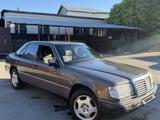 Mercedes-Benz E 220 1993 года за 1 700 000 тг. в Талдыкорган – фото 2