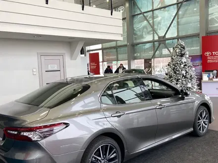 Toyota Camry Luxe 2023 года за 21 500 000 тг. в Усть-Каменогорск – фото 4